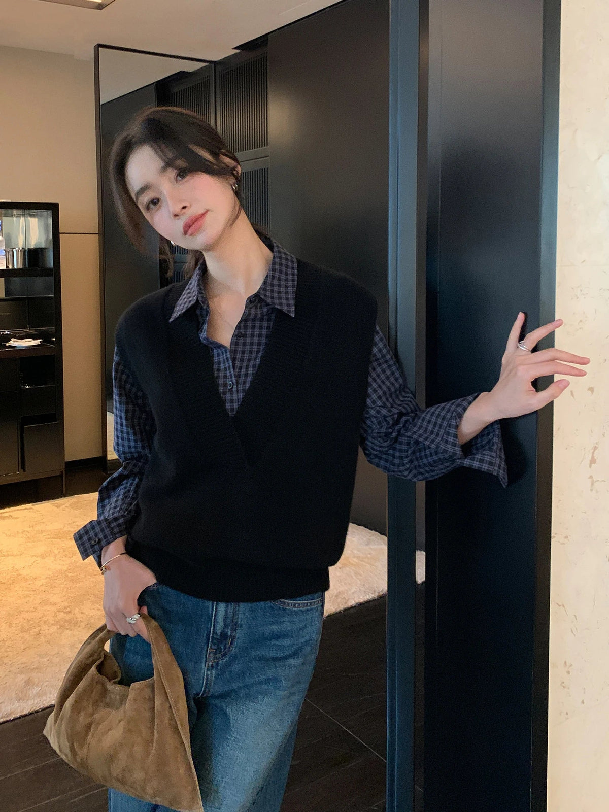 Women's V-Neck Knit Vest — Ribbed Sleeveless Pullover 4